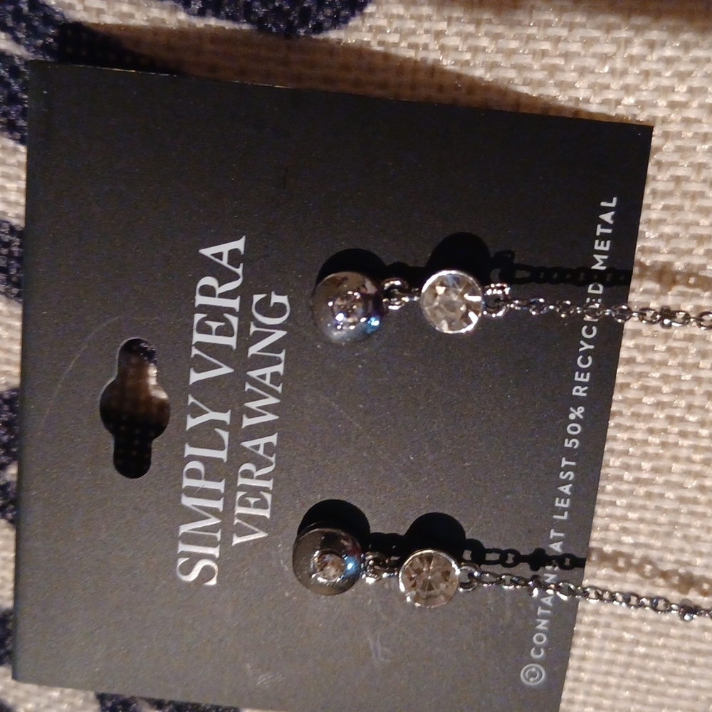Dangle earring - Picture 3 of 4
